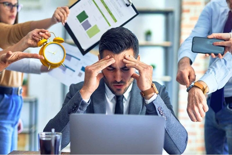 Stress: cause, sintomi e consigli utili per ridurlo