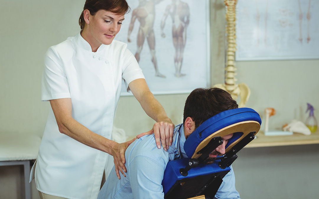 massaggio su sedia ergonomia originni manovre particolarita durata costo diabasi scuola massaggio duilio-la tegola