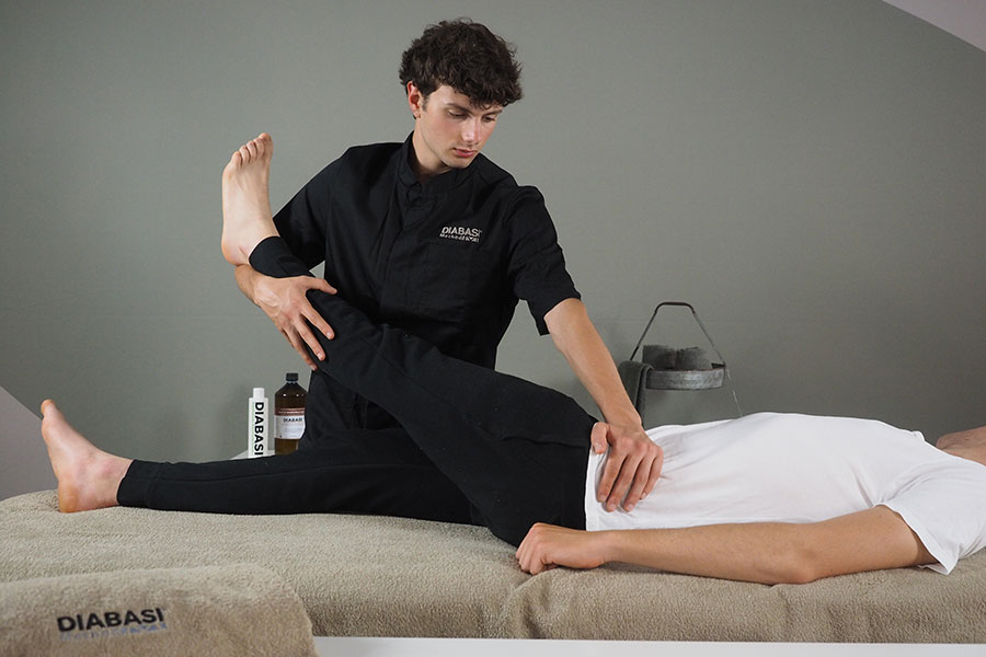 corso-massaggio-stretching-posturale-corsi di massaggio riconosciuti-Migliore Scuola di Massaggio Diabasi